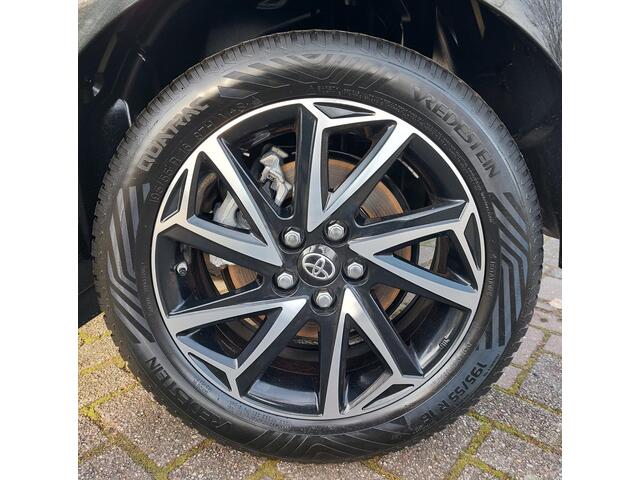 Toyota YARIS 1.5 Hybrid Business Plus