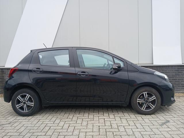 Toyota YARIS 1.0 VVT-i Trend | 5 deurs | Navi | Climate-control | LM velgen |