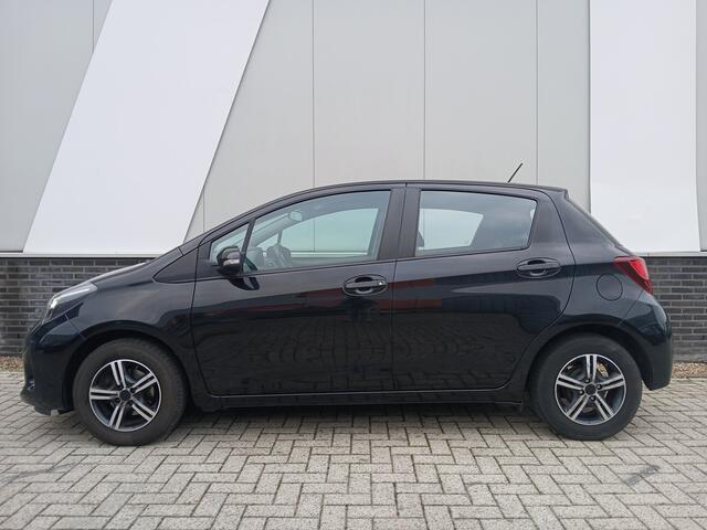 Toyota YARIS 1.0 VVT-i Trend | 5 deurs | Navi | Climate-control | LM velgen |