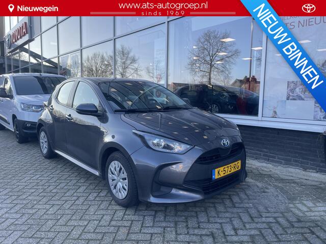 Toyota YARIS 1.5 Hybrid Active | All season Banden |