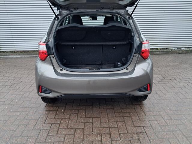 Toyota YARIS 1.5 Hybrid Aspiration Automaat | Clima | Camera | Navigatie | LM Velgen | Set winterwielen | RIJKLAARPRIJS INCL 12 MAANDEN GARANTIE EN BEURT