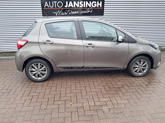 Toyota YARIS 1.5 Hybrid Aspiration Automaat | Clima | Camera | Navigatie | LM Velgen | Set winterwielen | RIJKLAARPRIJS INCL 12 MAANDEN GARANTIE EN BEURT