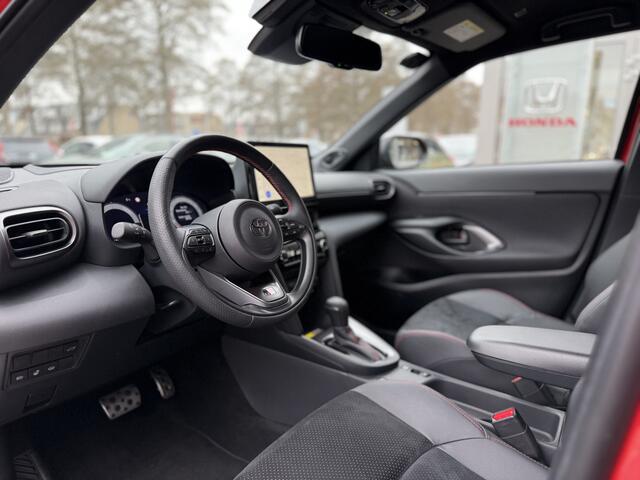 Toyota YARIS Cross 1.5 Hybrid 130 GR Sport | GEEN AFLEVERKOSTEN | JBL, Head-Up Display, Elektrische achterklep