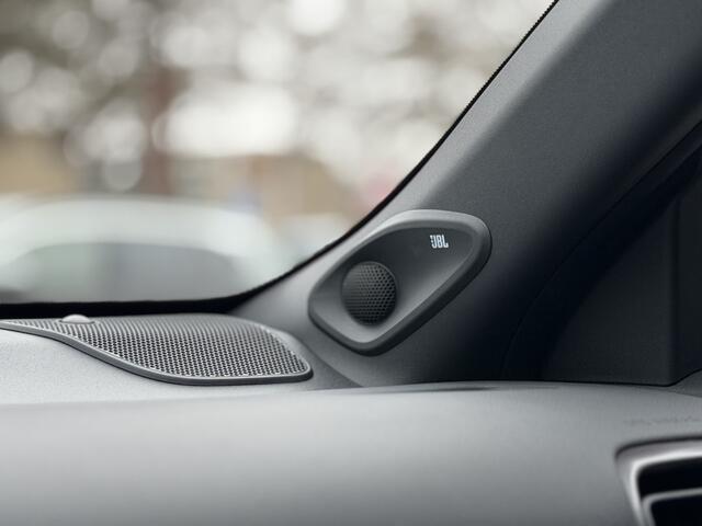 Toyota YARIS Cross 1.5 Hybrid 130 GR Sport | GEEN AFLEVERKOSTEN | JBL, Head-Up Display, Elektrische achterklep