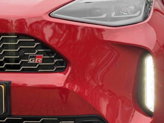 Toyota YARIS Cross 1.5 Hybrid 130 GR Sport | GEEN AFLEVERKOSTEN | JBL, Head-Up Display, Elektrische achterklep