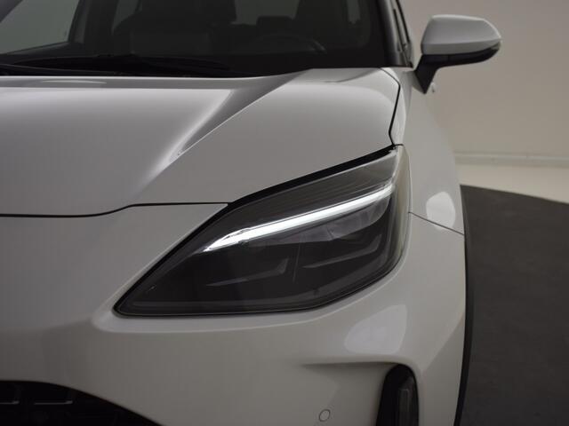 Toyota YARIS Cross 1.5 Hybrid AWD Adventure Full Options!!