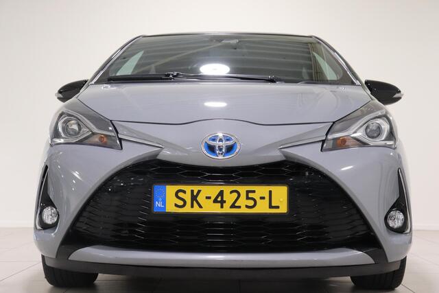Toyota YARIS 1.5 Hybrid Bi-Tone Plus, Cruise Control, Pano, Camera, LM Velgen, Bluetooth, Navi!