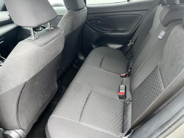 Toyota YARIS Cross 1.5 Hybrid 115 First Edition Nieuw Model Stoel stuurverwarming PDC Apple Carplay Android auto