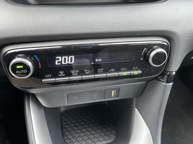 Toyota YARIS 1.5 Hybrid Dynamic | Navigatie | Licht metalen velgen | LED koplampen | Keyless entry |