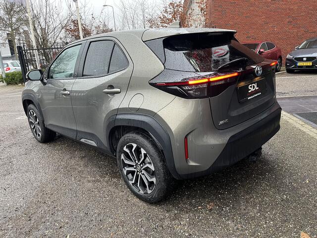 Toyota YARIS Cross 1.5 Hybrid Dynamic Plus // ADAPT. CRUISE // KEYLESS // DODEHOEK // CAMERA+SENSOREN // STUUR+STOELVERWARMING // NAVI+CARPLAY //
