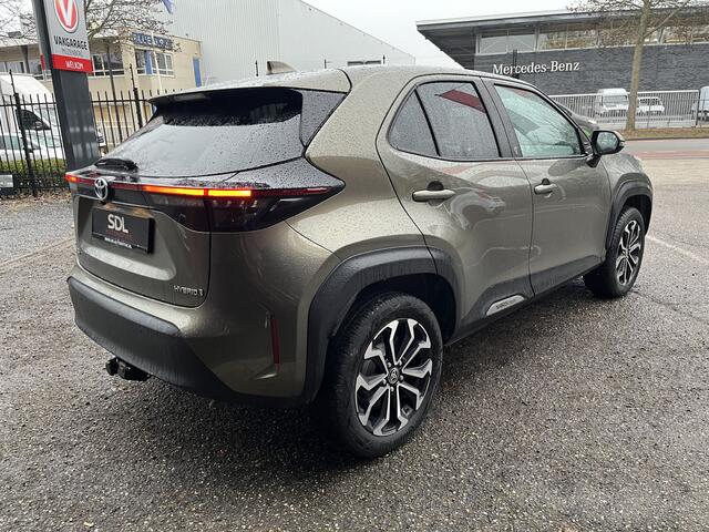 Toyota YARIS Cross 1.5 Hybrid Dynamic Plus // ADAPT. CRUISE // KEYLESS // DODEHOEK // CAMERA+SENSOREN // STUUR+STOELVERWARMING // NAVI+CARPLAY //