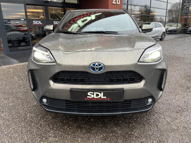 Toyota YARIS Cross 1.5 Hybrid Dynamic Plus // ADAPT. CRUISE // KEYLESS // DODEHOEK // CAMERA+SENSOREN // STUUR+STOELVERWARMING // NAVI+CARPLAY //