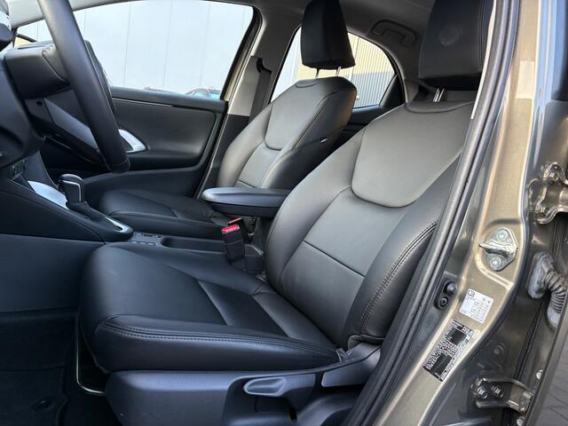 Toyota YARIS 1.5 Hybrid Business Plus | Navi | Keyless | Leder | Stoelverwarming | Prijs Rijklaar!!