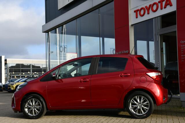 Toyota YARIS 1.5 VVT-i Dynamic 112pk | 6-bak | Dealer-onderhouden | Trekhaak | Keyless |