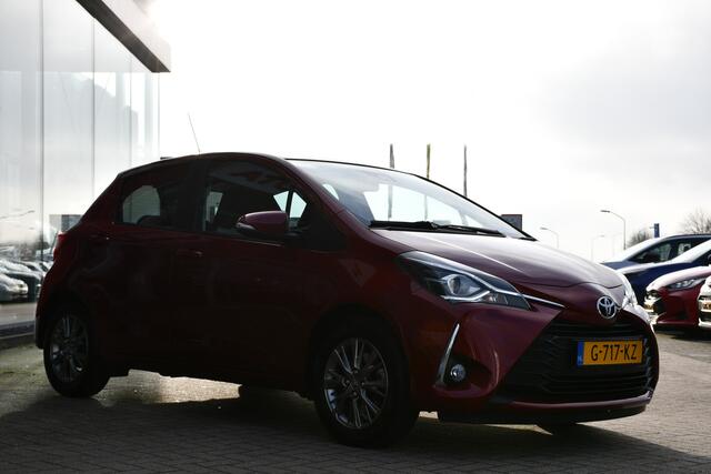 Toyota YARIS 1.5 VVT-i Dynamic 112pk | 6-bak | Dealer-onderhouden | Trekhaak | Keyless |