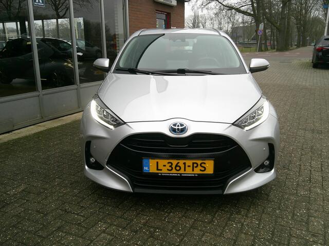 Toyota YARIS 1.5 Hybrid Dynamic Navi Pdc V+A