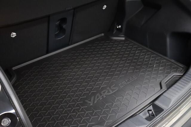 Toyota YARIS Cross 1.5 Hybrid 115 First Edition | Nieuw uit voorraad Leverbaar! | Parkeerhulp | Adaptive-cruise | Navigatie | Stoelverwarming | Apple Carplay & Android Auto | Camera | Keyless | LM Velgen