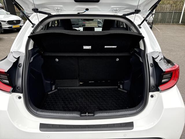 Toyota YARIS 1.5 Hybrid Dynamic | Navigatie | Apple CarPlay/Android auto | Head-up display | Parkeersensoren voor en achter