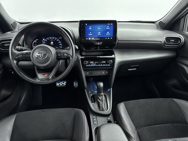 Toyota YARIS Cross 1.5 Hybrid GR Sport | Apple Carplay | Parkeercamera | Stoelverwarming |