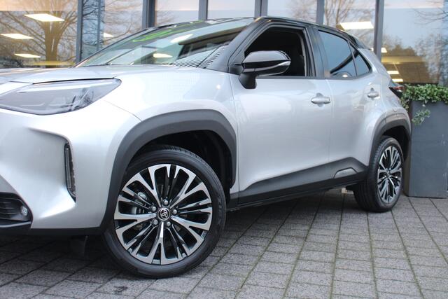 Toyota YARIS Cross 1.5 Hybrid Adventure Two-tone