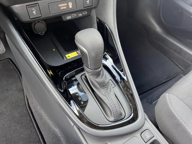 Toyota YARIS 1.5 Hybrid Black edition 115pk | Stoel en Stuur verwarming.