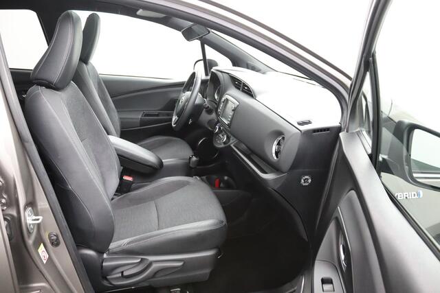 Toyota YARIS 1.5 Hybrid Executive | Panorama dak | Trekhaak | Kunstlederen Bekleding | Led Verlichting |