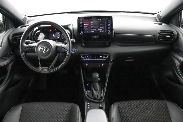 Toyota YARIS 1.5 Hybrid Executive | Apple Carplay/Android Auto | Parkeersensoren | Stoelverwarming | Navigatie |