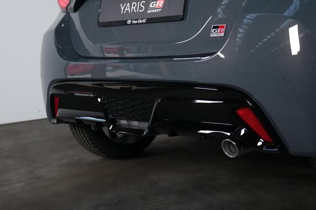 Toyota YARIS 1.5 Hybrid 130 GR Sport, Plus pack, Nieuw en in april leverbaar!