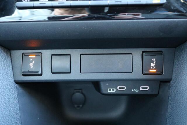 Toyota YARIS Cross 1.5 Hybrid 115 First Edition Comfort Pack, Stuur en Stoelverwarming