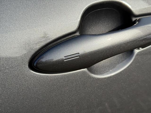 Toyota YARIS Cross 1.5 Hybrid 115 Active plus | Stoel- stuurverwarming | Keyless | Camera | PDC V+A | ACC | 10,5" Multimedia