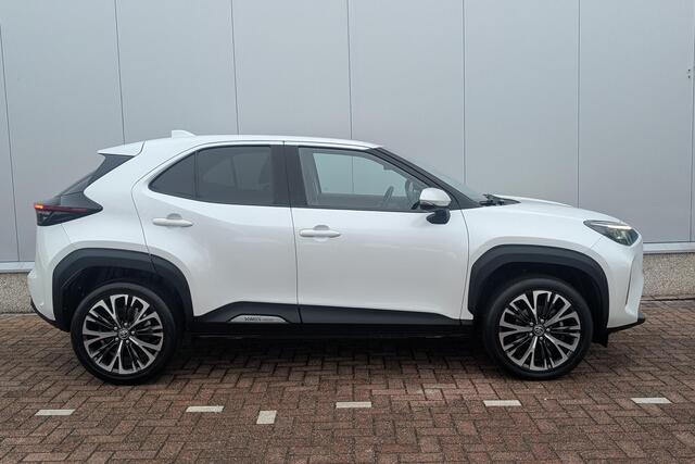 Toyota YARIS Cross 1.5 Hybrid Executive Trekhaak- 1e eigenaar- stoelverwarming-parkeersensoren