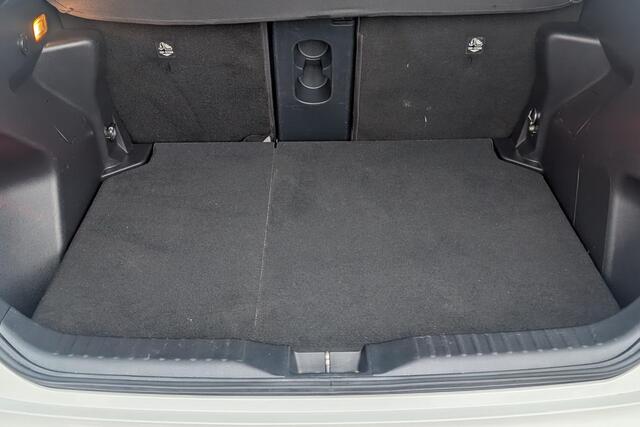 Toyota YARIS Cross 1.5 Hybrid Executive Trekhaak- 1e eigenaar- stoelverwarming-parkeersensoren