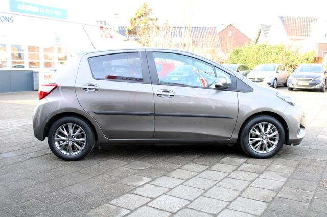 Toyota YARIS 1.5 Hybrid Dynamic