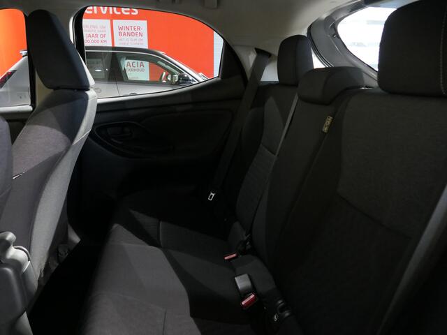 Toyota YARIS 1.5 Hybrid Business Plus - Occasion Lease vanaf ¤634 p/m - Camera - Apple carplay & Android auto - Navi