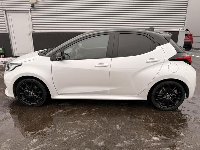 Toyota YARIS 1.5 Hybrid Executive Panoramadak, Dodehoekdetectie, HUD, LMV, LED, Stoelverwarming, Navigatie,