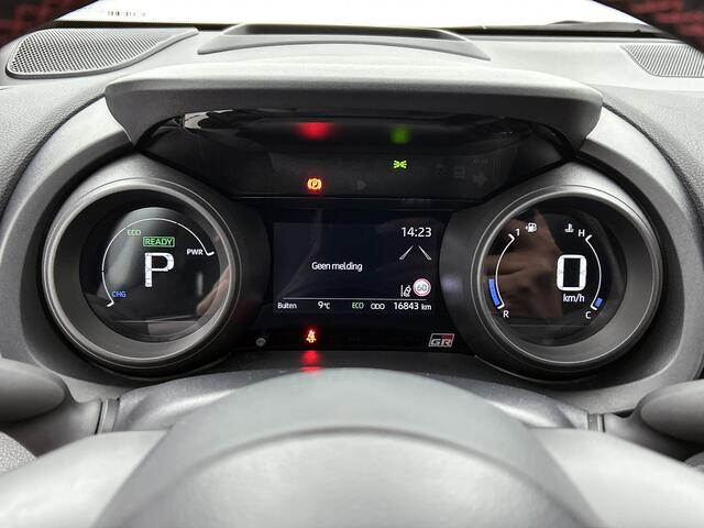 Toyota YARIS 1.5 Hybrid GR Sport | BTW Voertuig | JBL | Sportstoelen | Panorama dak |