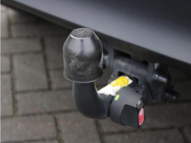 Toyota YARIS Cross 1.5 Hybrid Dynamic Trekhaak, Voorruit- en Stuurverwarming, Adaptieve Cruise en Climate Control