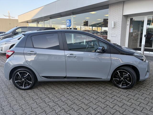 Toyota YARIS 1.5 Hybrid Bi-Tone Plus | Panoramadak | Navi | Cruise Control
