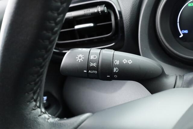 Toyota YARIS Cross 1.5 Hybrid Dynamic | Navi | Cruise | Apple CarPlay & Android Auto | PDC V+A | Camera | Stoelverw. | Dodehoekdet. | LED GERESERVEERD TOT MAANDAG