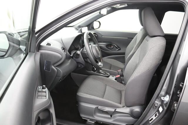 Toyota YARIS Cross 1.5 Hybrid 115 Dynamic | Parkeersensoren Rondom | Stuur en Stoelverwarming | Keyless Entry | Navigatie |