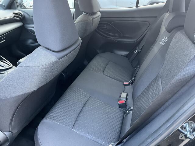 Toyota YARIS Cross 1.5 Hybrid 115 Dynamic Limited Parkeersensoren Stoel Stuur Verwarming PDC