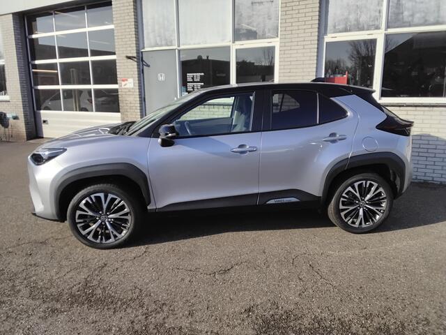 Toyota YARIS Cross 1.5 Hybrid Executive Trekhaak two tone blindspot