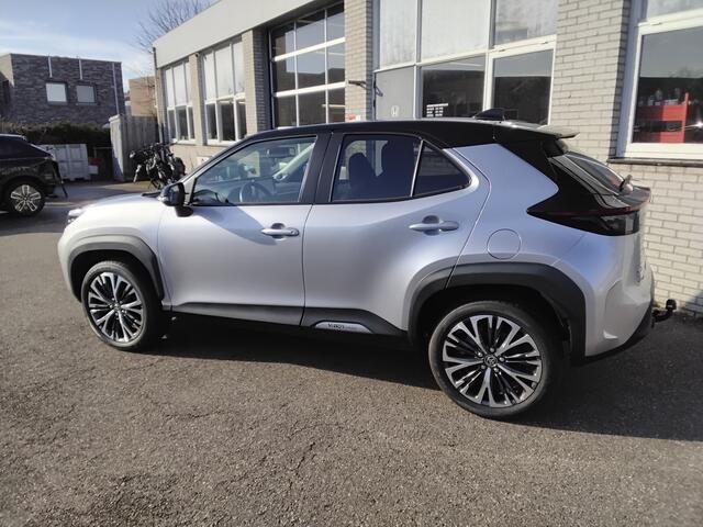 Toyota YARIS Cross 1.5 Hybrid Executive Trekhaak two tone blindspot