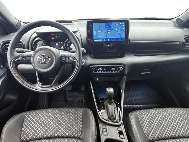 Toyota YARIS 1.5 Hybrid Executive | Stoel-/Stuurverwarming | Parkeersensoren V+A | Navi | Lichtmetalen Velgen |