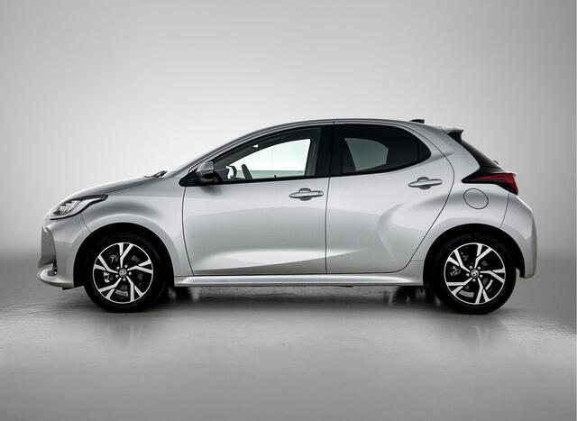 Toyota YARIS 1.5 Hybrid 115 Dynamic | BTW Voertuig | Stoel en stuurverwarming | Draadloos opladen |