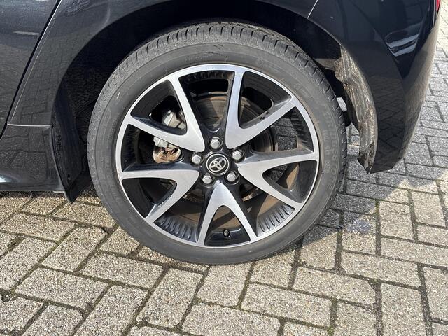 Toyota YARIS 1.5 Hybrid Executive **DODEHOEK DETECTIE/ STOELVERWARMING/ PARKEERSENSOREN/ GARANTIE**