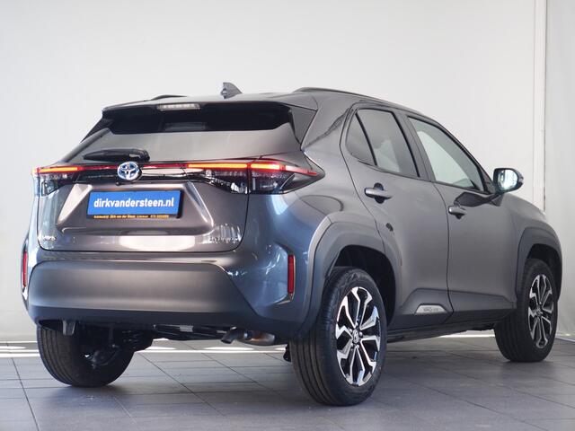 Toyota YARIS Cross 1.5 Hybrid 130 Executive/ Teamplayer | Dodehoekdetectie | Parkeersensoren Voor en Achter | Stuurwiel- En Stoelverwarming | Botsherkenning | Grootlichtassistent