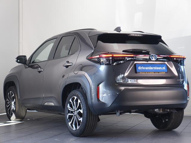 Toyota YARIS Cross 1.5 Hybrid 130 Executive/ Teamplayer | Dodehoekdetectie | Parkeersensoren Voor en Achter | Stuurwiel- En Stoelverwarming | Botsherkenning | Grootlichtassistent