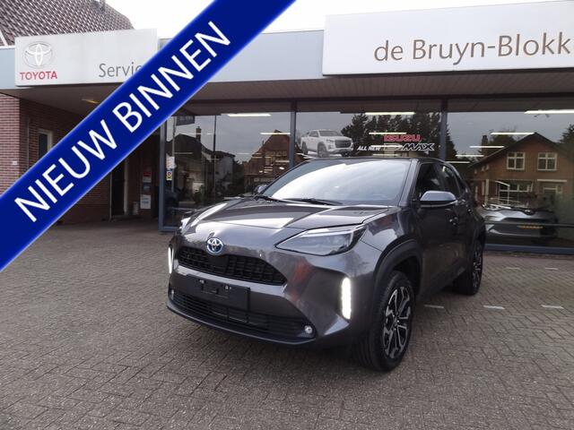 Toyota YARIS Cross 1.5 Hybrid 130 Dynamic + Comfort Pack dodehoekdetectie / stoelverwarming / stuurwielverwarming / parkeersensoren voor + achter / Navigatie / Apple Carplay / Android Auto / parkeercamera / 10 jaar Toyota garantie / rijklaarprijs incl. Toyota Pechhulp