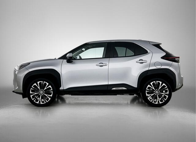 Toyota YARIS Cross 1.5 Hybrid Adventure | Stoelverwarming | Half lederen bekleding | Achteruitrijcamera |